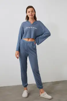 

Trendyol Hooded Knitted Pajamas Set THMAW21PT0204