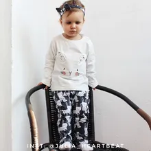 Conjunto de ropa para niñas pequeñas, Tops de manga larga con letras para recién nacidos, pantalones informales con estampado, diadema, trajes para niños pequeños
