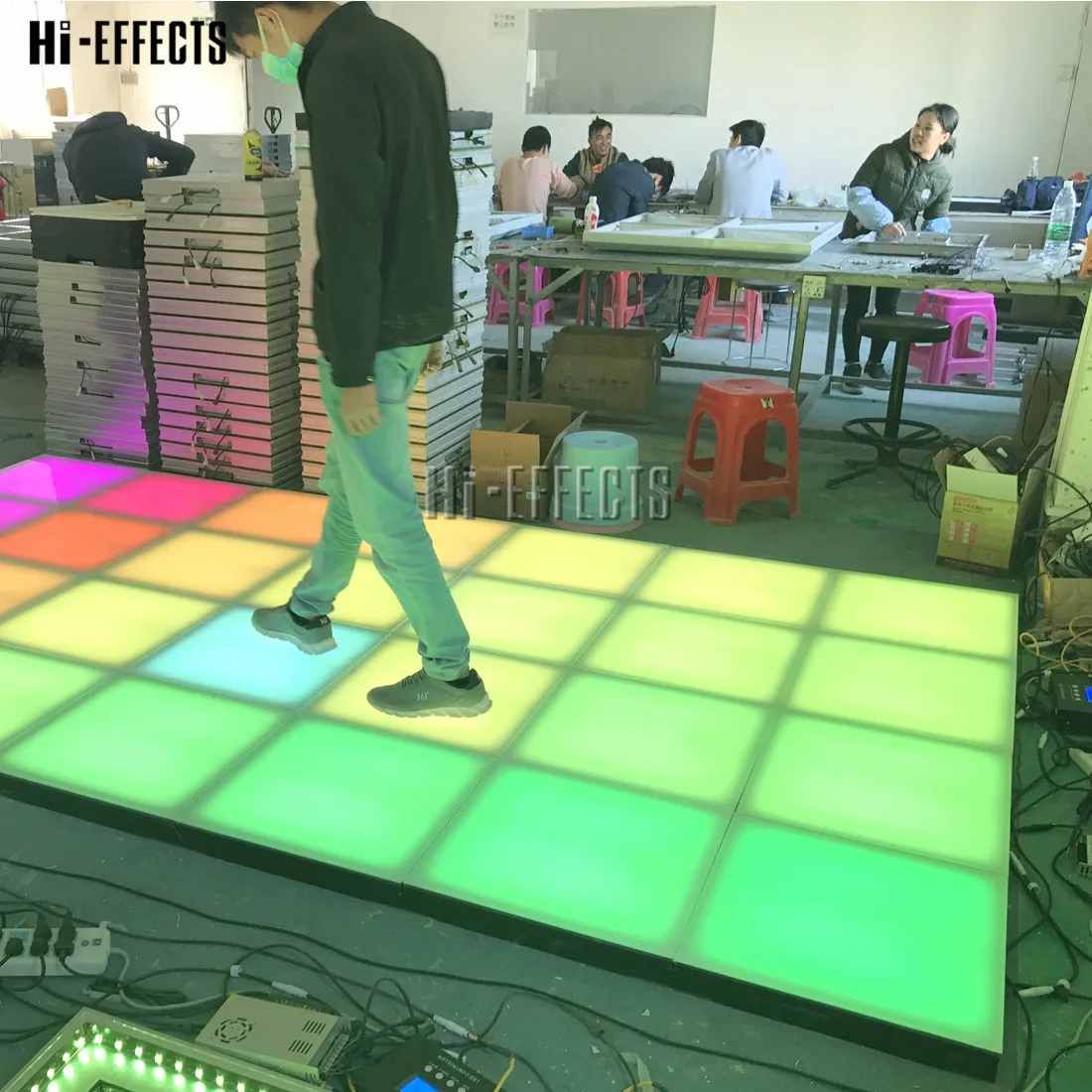 

40pcs/lot LED Light Up Floor Event Party Pannel White Tiles RGB 3IN1 Interactive Dancing Floor for Wedding Show Dj Stage