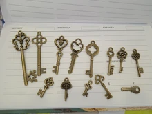 13 Uds Vintage encantos mixto colgante de llaves bronce antiguos encantos clave collar pulseras DIY joyería de Metal al por mayor