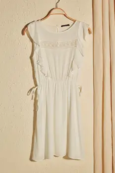 

Trendyol Lace Detail Flounces Dress TWOSS20EL1328
