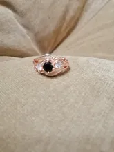 Huitan-Anillo de bruja para mujer, piedra negra única, ajuste giratorio, Diseño de banda, Color oro rosa, anillos de dedo de compromiso para mujer, venta al por mayor