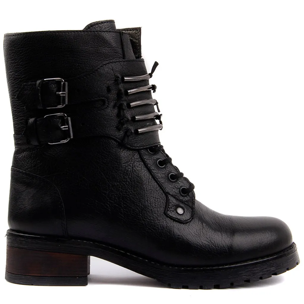 

Sail-Lakers Black Color Bar Detailed Ladies Leather Boots
