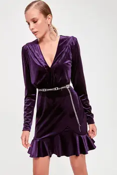 

Trendyol Deep Low-Cut Velvet Dress TPRAW20EL0525