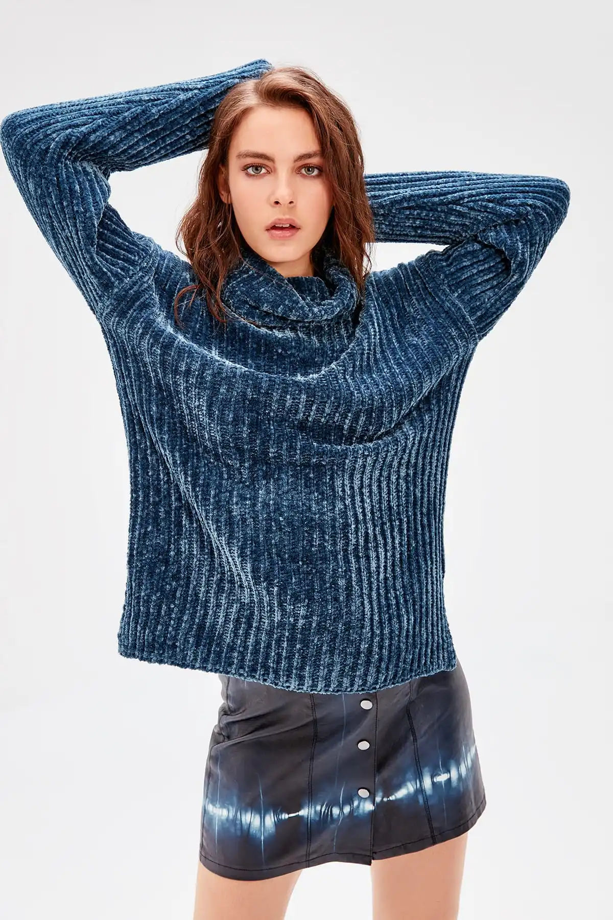 Trendyol бензин Throated свитер из синели TWOAW20FH0001| |