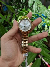 CURREN reloj de oro de las mujeres relojes de señoras creativa de las mujeres relojes de pulsera mujer reloj Relogio femenino Montre Femme