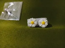 Pendientes de tuerca con diseño de margaritas para mujer, joyería elegante con diseño de margaritas, estilo Simple