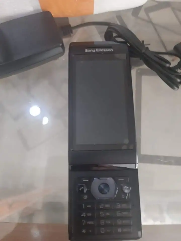 Sony Ericsson w880 w880i Bluetooth MP3 Player Original Mobile Phone  Unlocked 3G