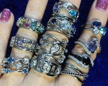 Huitan-anillos de banda estilo Partysu para mujer, 3 filas con piedra redonda de circón Blanco/azul, anillos y joyas para boda para mujer, artículo Simple