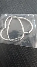 Pendientes de plata de Plata de Ley 925 auténtica asimétrica pendientes con argolla de corazón para las mujeres pendiente plateado a la moda de regalo de la joyería