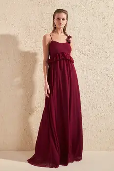 

Trendyol Applique Detail Evening Dress & Graduation Gown TPRSS20AE0051