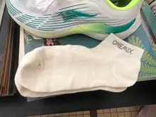 Onemix-Zapatillas deportivas transpirables para correr para hombre y mujer, zapatos ligeros de malla con cordones, con placa de fibra de carbono suave, 2021