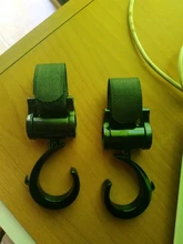 2 unids/lote bebé percha de bebé bolsa de ganchos de cochecito de bebé coche cochecito negro rotar 360 grados de gancho de plástico Accesorios