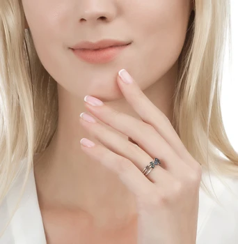 

Sunlight gold ring with sapphires and diamonds