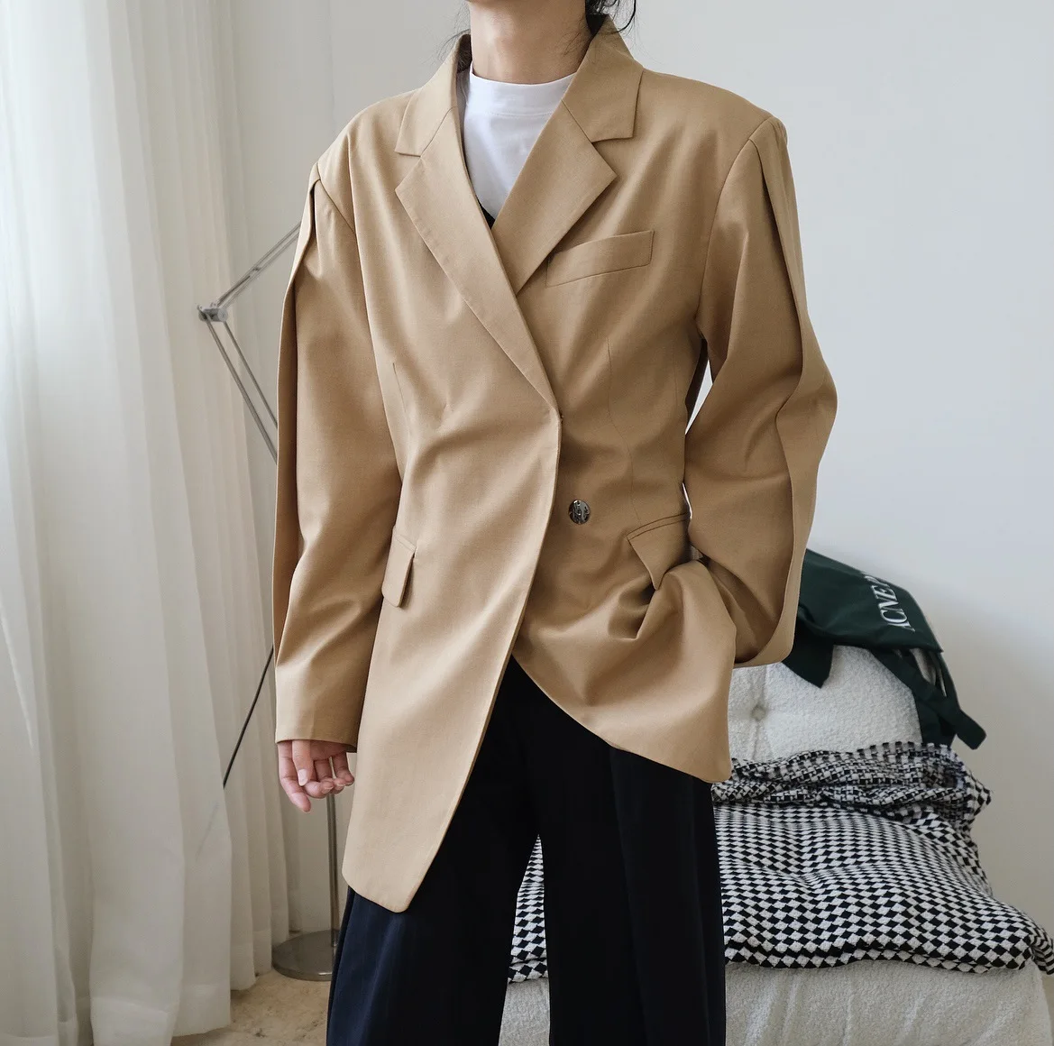 

woman new fashion jacket with beautiful sleeves