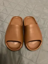 Zapatillas de verano de las mujeres de los hombres goma Eva para interiores 2021 Cool Fondo suave sandalias tendencia diapositivas Unisex chinelas zapatos para la playa casa 36-45