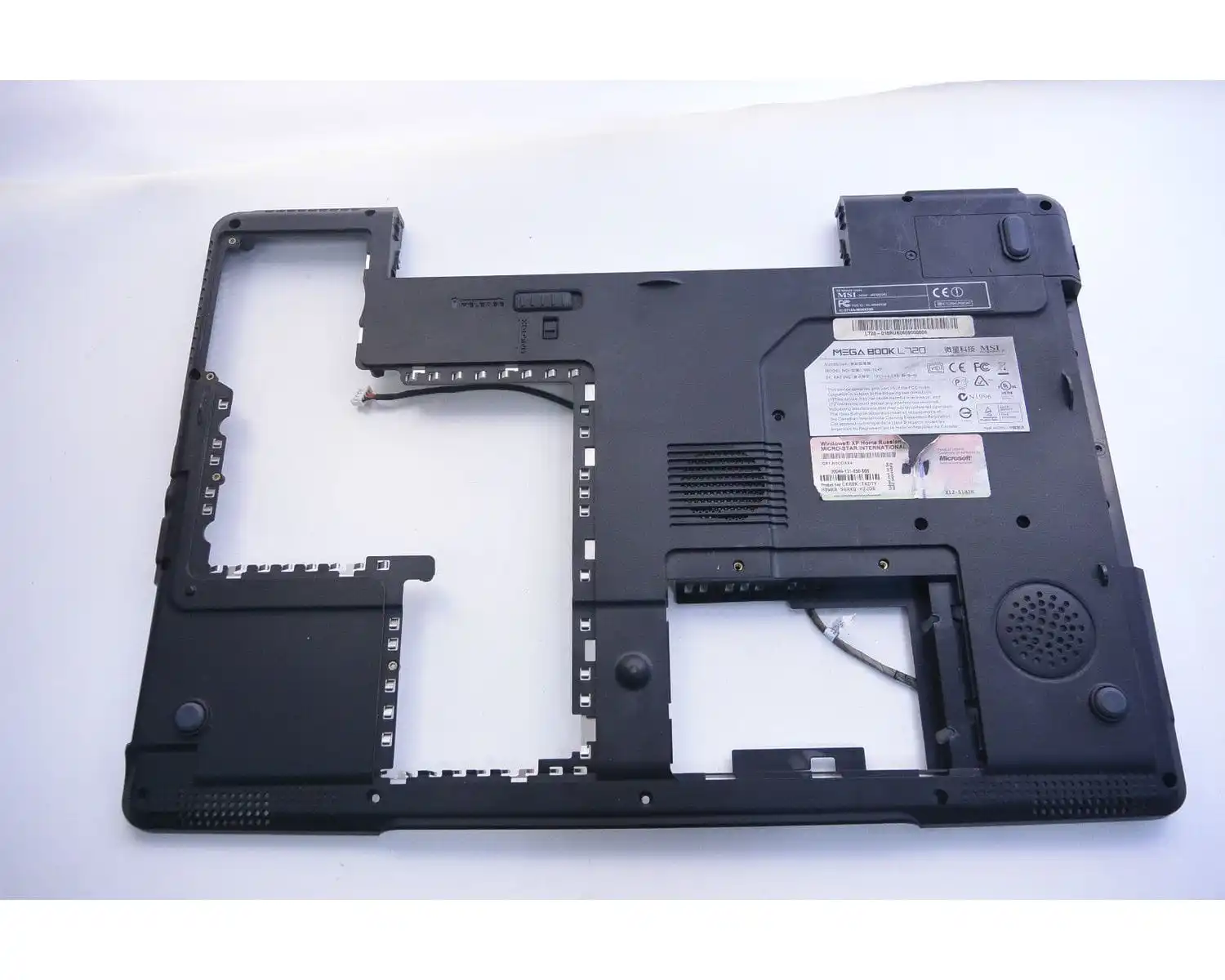 MSI MS-1047 Megabook L720 нижняя часть корпуса 307-1047-040 | Компьютеры и офис