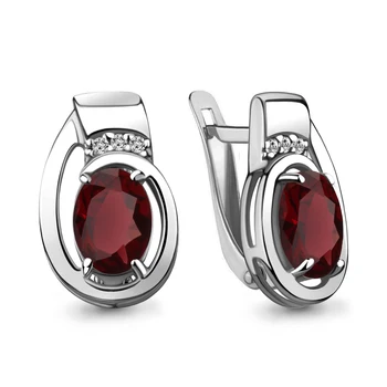 

Silver earrings with Garnet