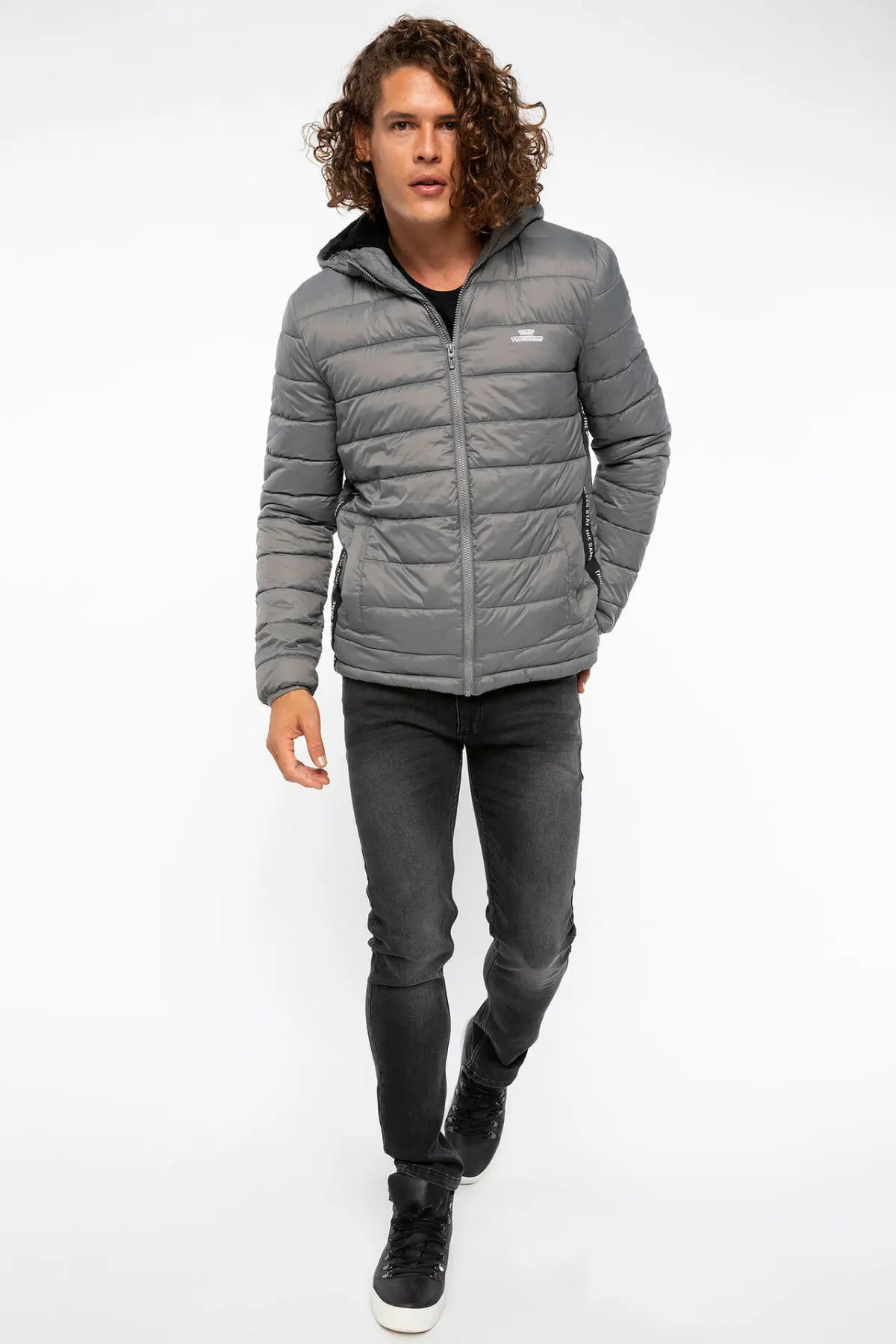 Дефакто модные зимние мужские теплые короткие пальто с капюшоном однотонные высококачественные утепленные куртки зимние мужские-J5403AZ18WN