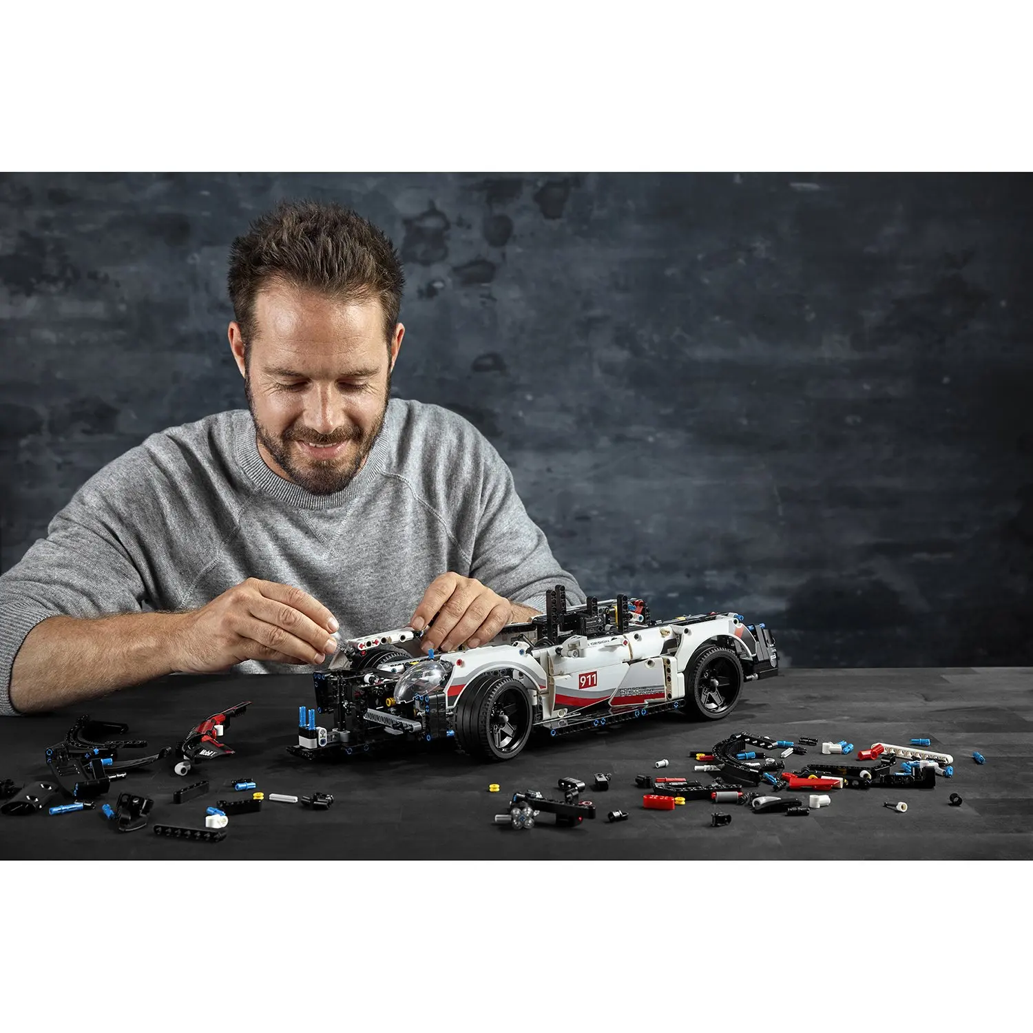 Конструктор LEGO Technic Porsche 911 RSR 42096
