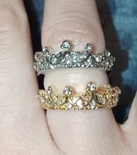 Anillo de compromiso con forma de corona hueca para mujer, sortija con carácter de Reina, con cuentas de cristal Vintage, para boda