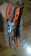 Alicates de pesca multifuncionales, tijeras de corte de línea, removedor de anzuelos, accesorios de abrazadera de pesca, herramientas con cordones, cuerda de resorte