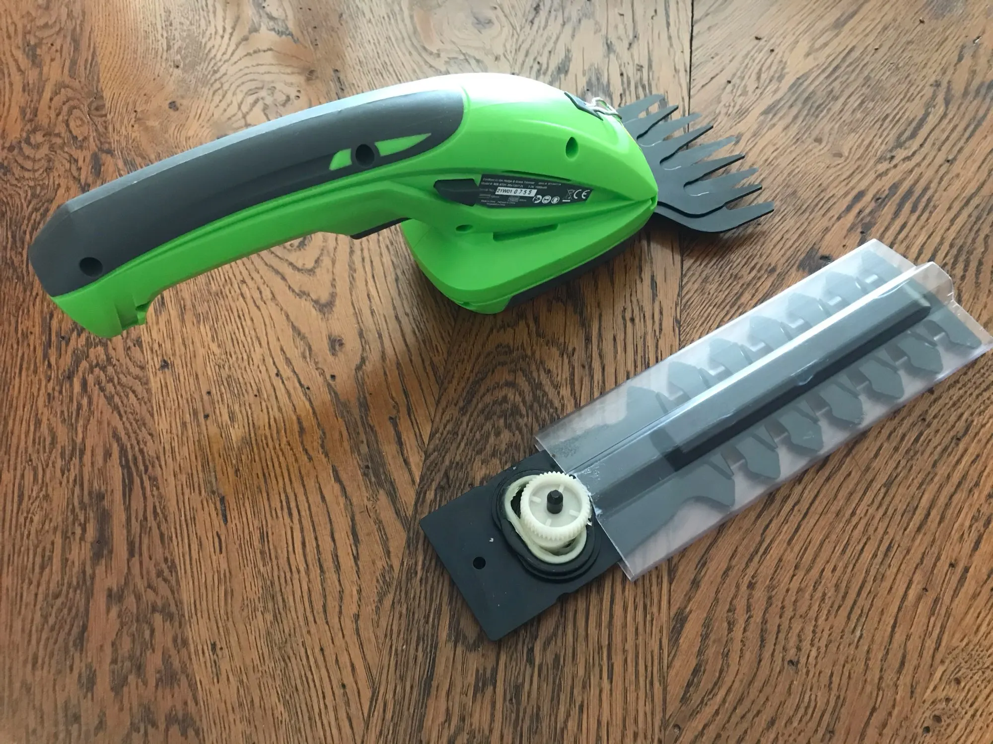 Kupit Workpro 3 6v Electric Trimmer 2 In 1 Lithium Ion Cordless Garden Tools Hedge Trimmer Rechargeable Hedge Trimmers For Grass V Internet Magazine Workpro Official Store Po Cene 3281 87 Rub S Dostavkoj Harakteristiki Foto