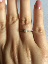 ZHOUYANG-Anillo delicado delgado de estilo minimalista con una mini perla, joyería fina, color amarillo claro dorado