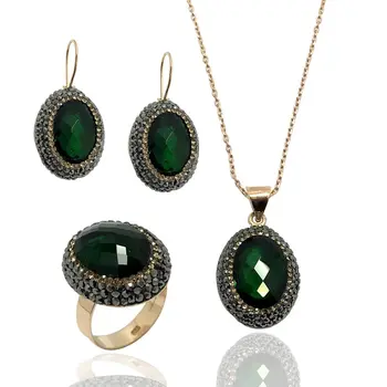 

Emerald and Swaroski Stone Lady Silver Jewelry Set