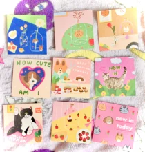 Tarjeta de gato de cómics japoneses, pegatina decorativa de pared para habitación, tarjetas de utilería para fotos, póster pequeño impermeable, suministros de decoración