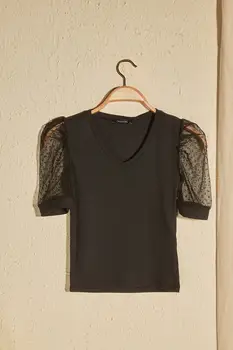 

Trendyol Handles Gauze Knitted Blouse TWOSS20BZ1750