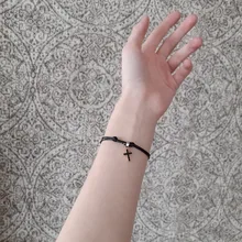 2 unidades/lote de pulseras cruzadas para parejas, brazalete con abalorios de Color blanco y negro, regalo para amantes de los amigos, joyería hecha a mano