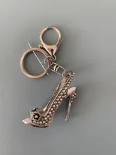 Llavero con zapatilla de tacón alto con diamantes de imitación, monedero de cristal, bolsa de llavero de coche, llavero de aleación decorativo