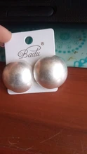 Badu-pendiente de tuerca de semibola de oro esmerilado para mujer, joyería Vintage, aretes grandes y pequeños de diferentes tamaños, venta al por mayor