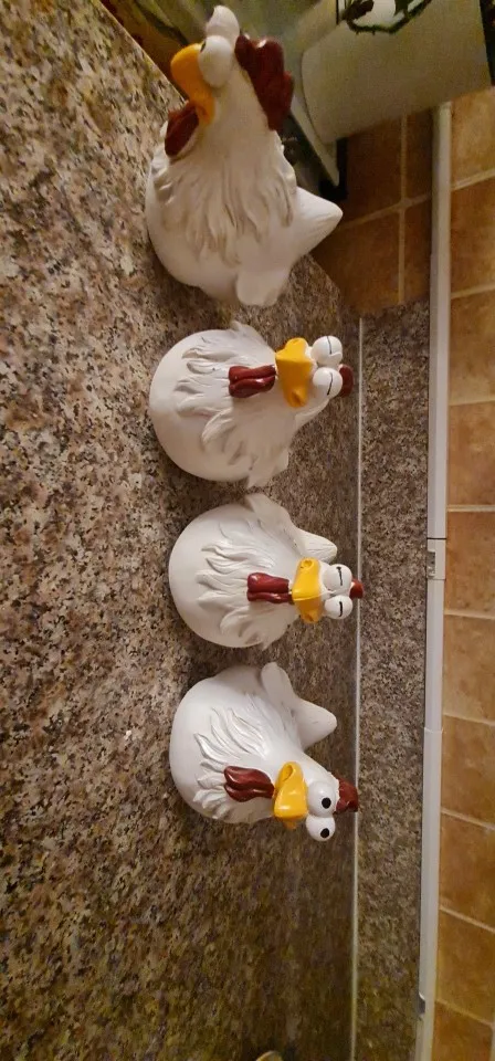 Chicken Yard Art Resin Chicken Home Decoration Backyard Lawn Garden Stakes Farm Rooster Cockerel Steel Chicken Resin Sculptures photo review