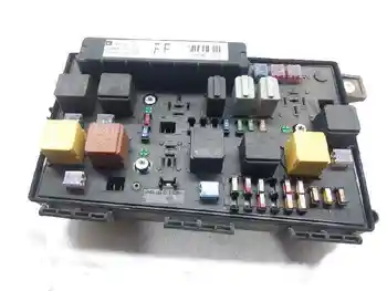 

6238070 RELES box/fuses OPEL ASTRA H Saloon