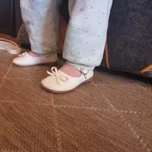 Zapatos planos para niños, sandalias informales para niños, zapatos de princesa de cuero Pu antideslizantes, mocasín de fondo suave hueco Retro