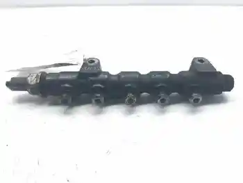 

9654592680 cytroen C4 saloon injector ramp