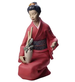 

NAO' BY LLADRO' DECORATING THE BUNCH OF FLOWERS 2012009 original