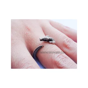 

Crocodile Adjustable Ring