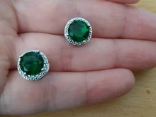 Pendientes clásicos de circonia cúbica para mujer, aretes redondos de cristal, color verde, Multicolor, AE176