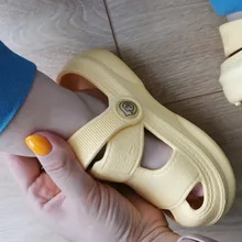 Sandalias con agujeros para bebés, niños y niñas, con fondo suave, antideslizante, accesorio de playa para chico, zapatillas transpirables de verano