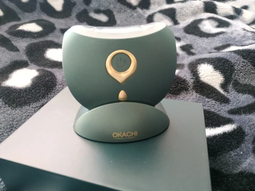 Отзыв о товаре Массажер для шеи OKACHI GLIYA, 2021 г., для массажа лица, разглаживания и удаления морщин, вибрация, холодный и горячий компресс, светодиодная подсветка, EMS терапия от пользователя K***k