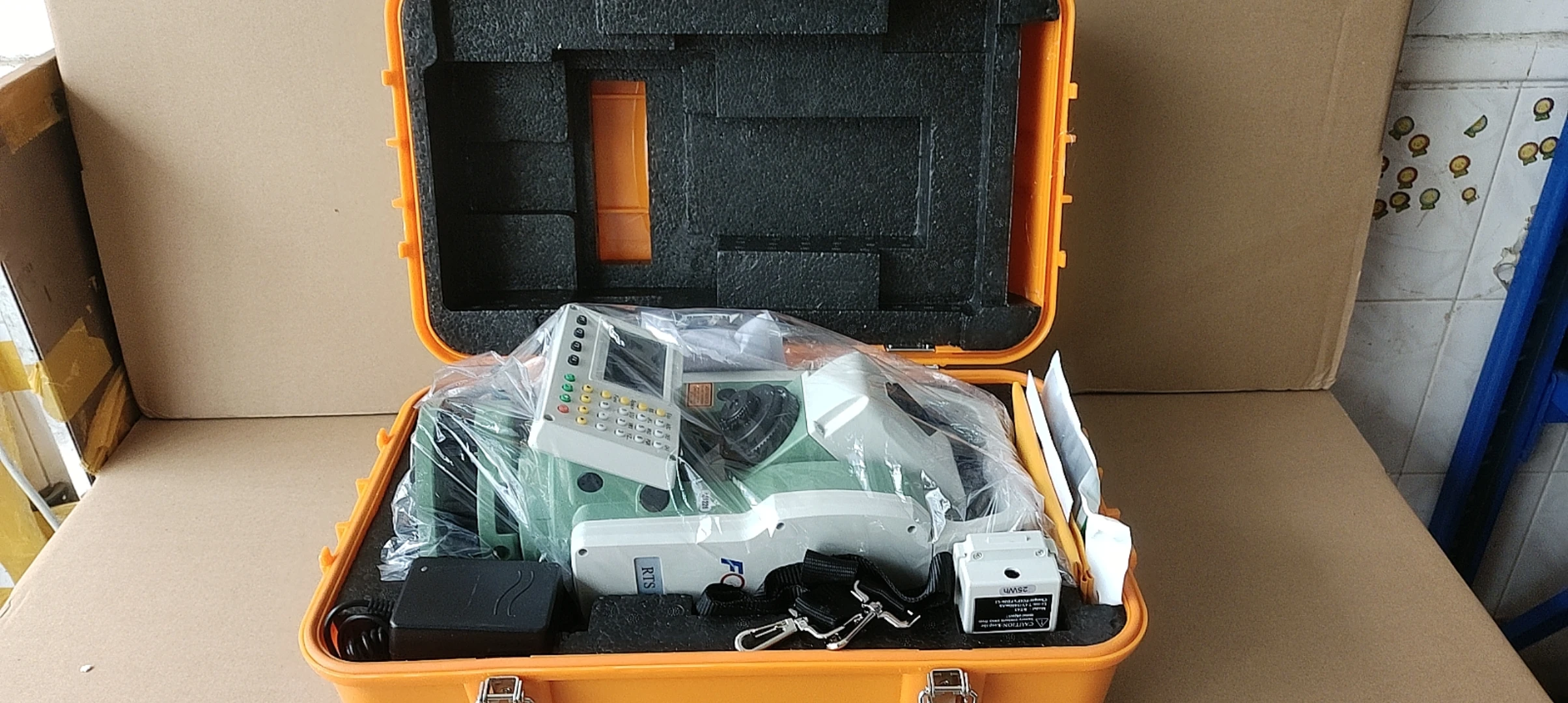 FOIF surveying instrument RTS102R 600m Reflectorless IP66 Dual-axis Optional Blu