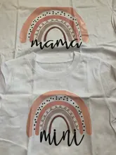 Camiseta a juego con estampado de Arco Iris para madre e hija, camiseta de manga corta con apariencia familiar, ropa de madre e hija, 1 unidad