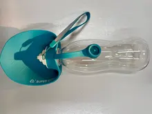 Botella de agua portátil para mascotas, tazón de viaje de 580ml con diseño de hojas de silicona suave para cachorros y gatos, dispensador de agua para mascotas al aire libre