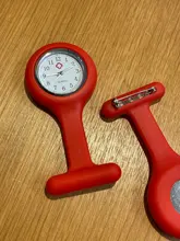Relojes de bolsillo de moda, reloj de silicona para enfermera, broche, Túnica, reloj Fob con batería gratis, reloj médico Unisex