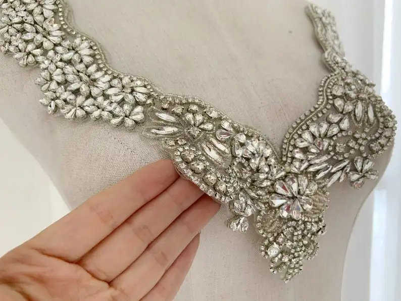 

rhinestone V neckline applique for couture