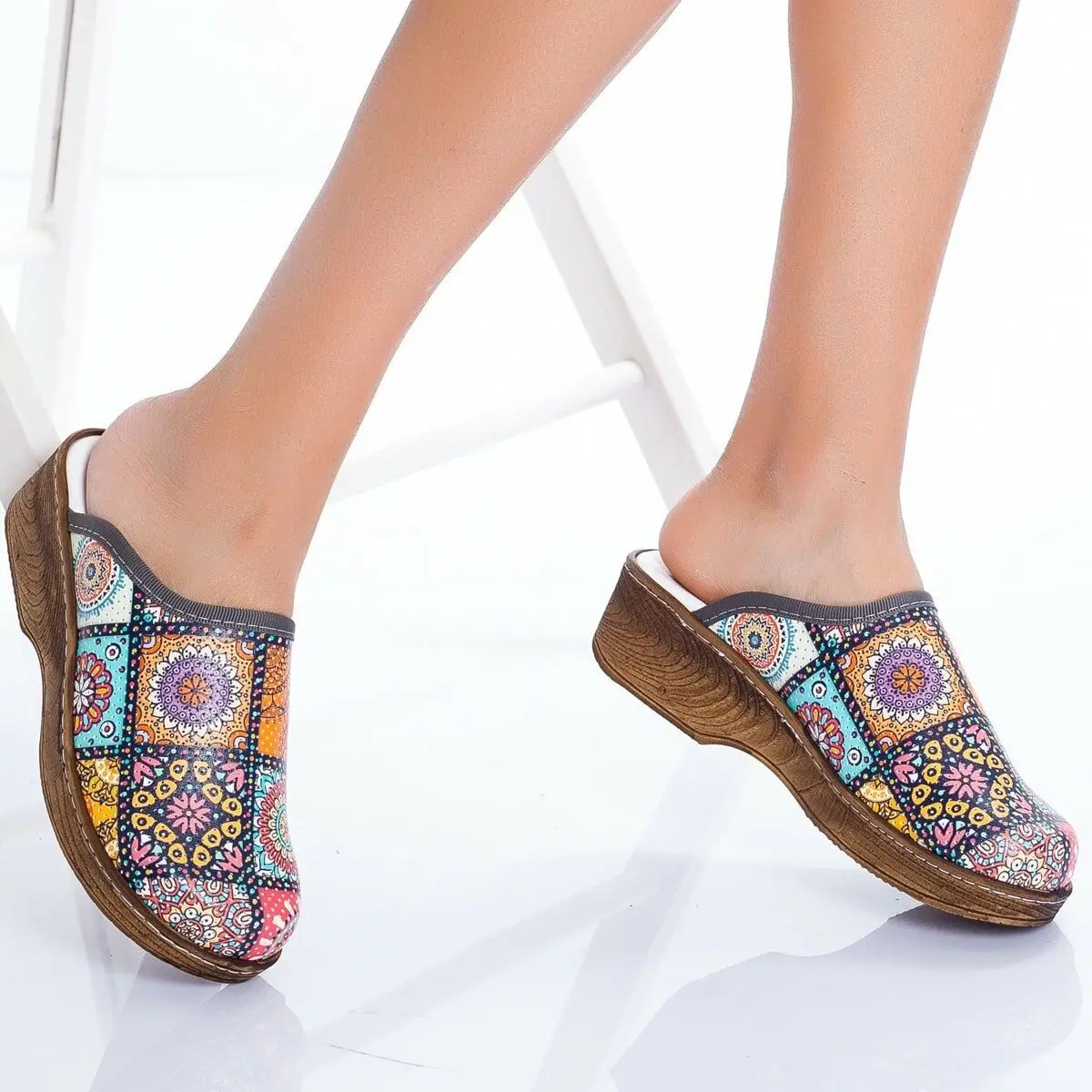 2021 New Ortopedico Sabo Women Nurse Doctor Dentista Chef Lavoratori Pantofole Casual Eva Laboratory Quality Soft Comfort Hot Zoccoli