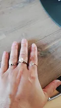Huitan romántico anillos de perlas simuladas para las mujeres de lujo aniversario de boda accesorios anillos de compromiso para venta al por mayor
